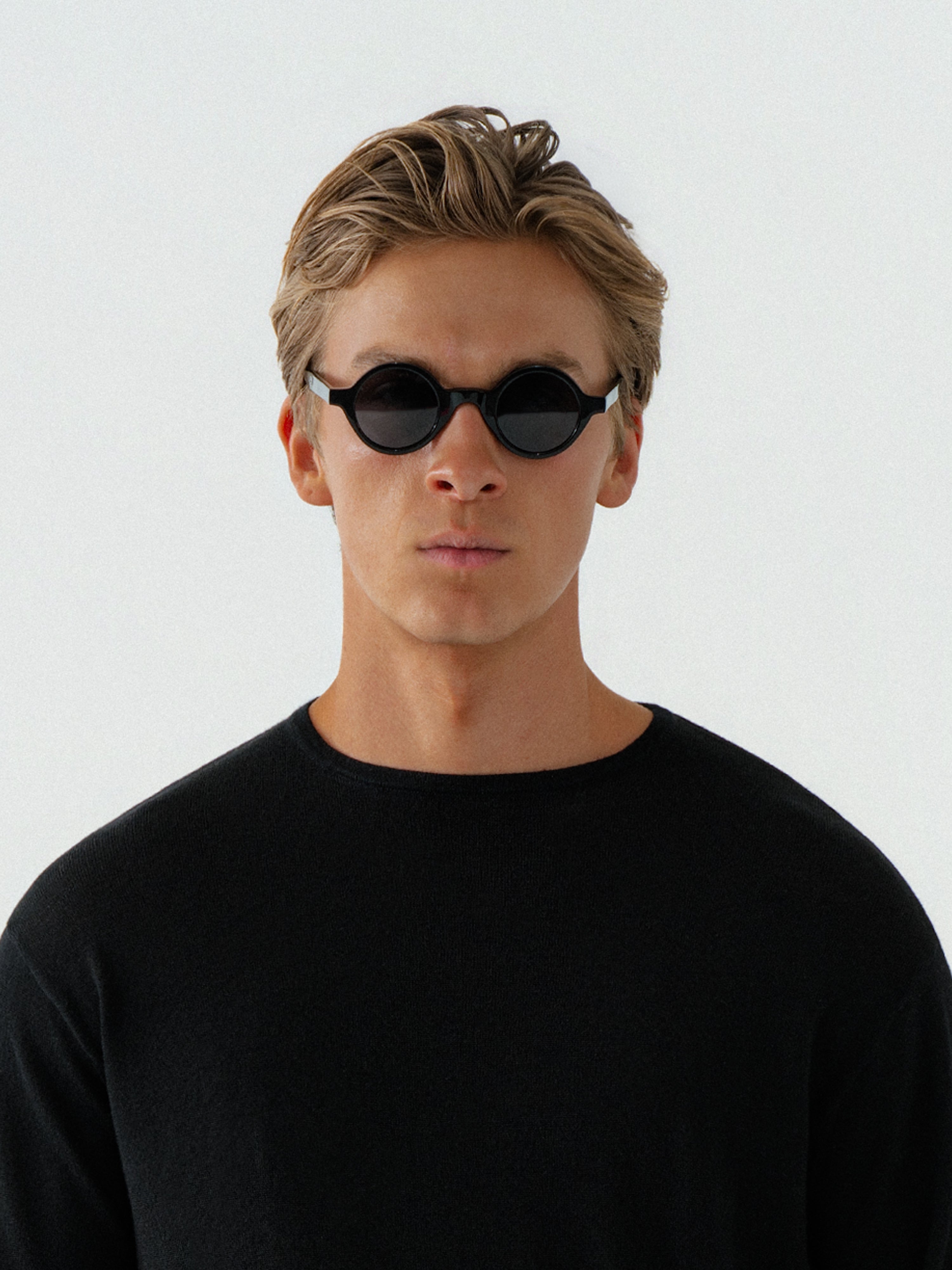 Acetate Black 002