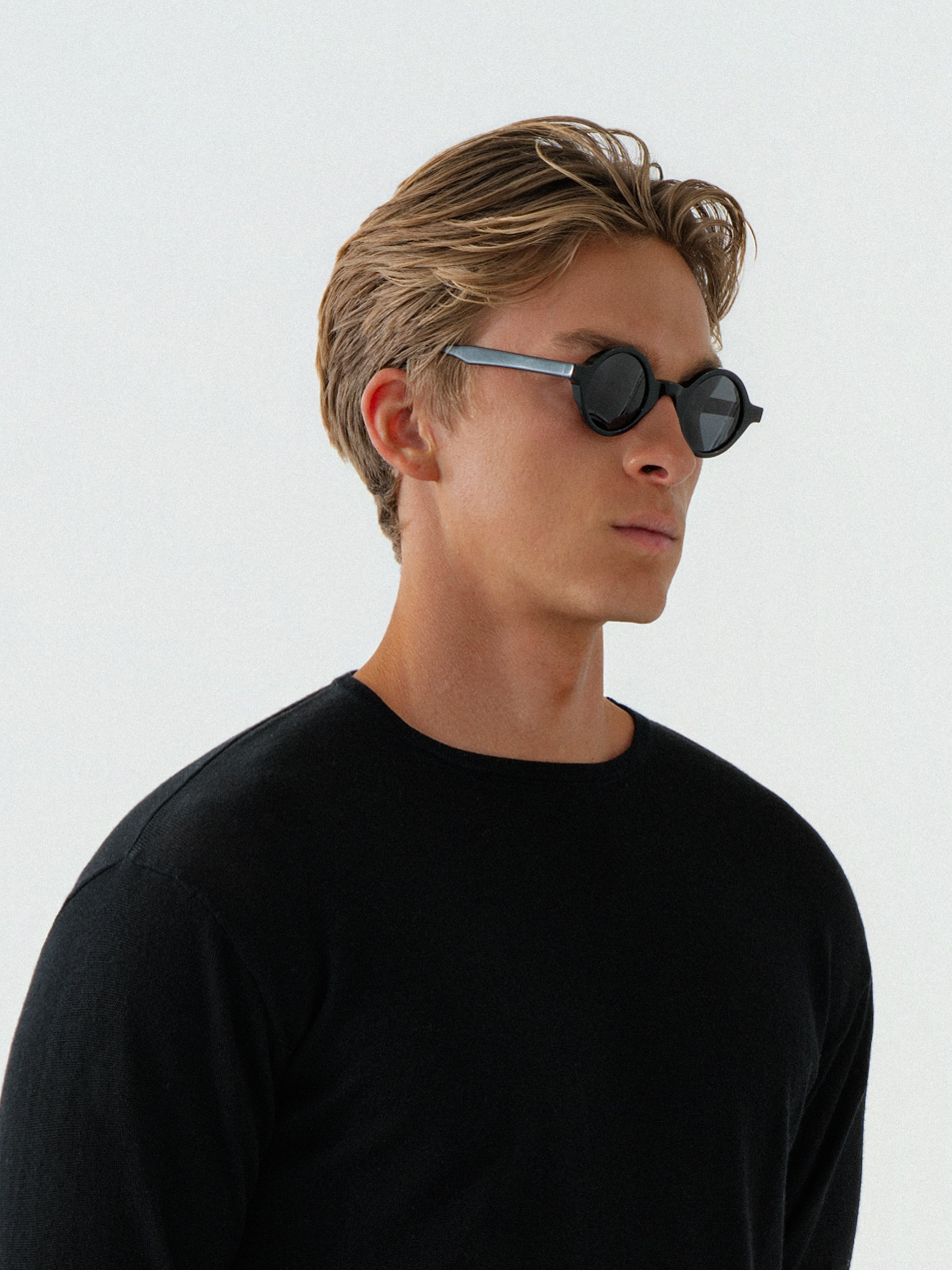 Acetate Black 002