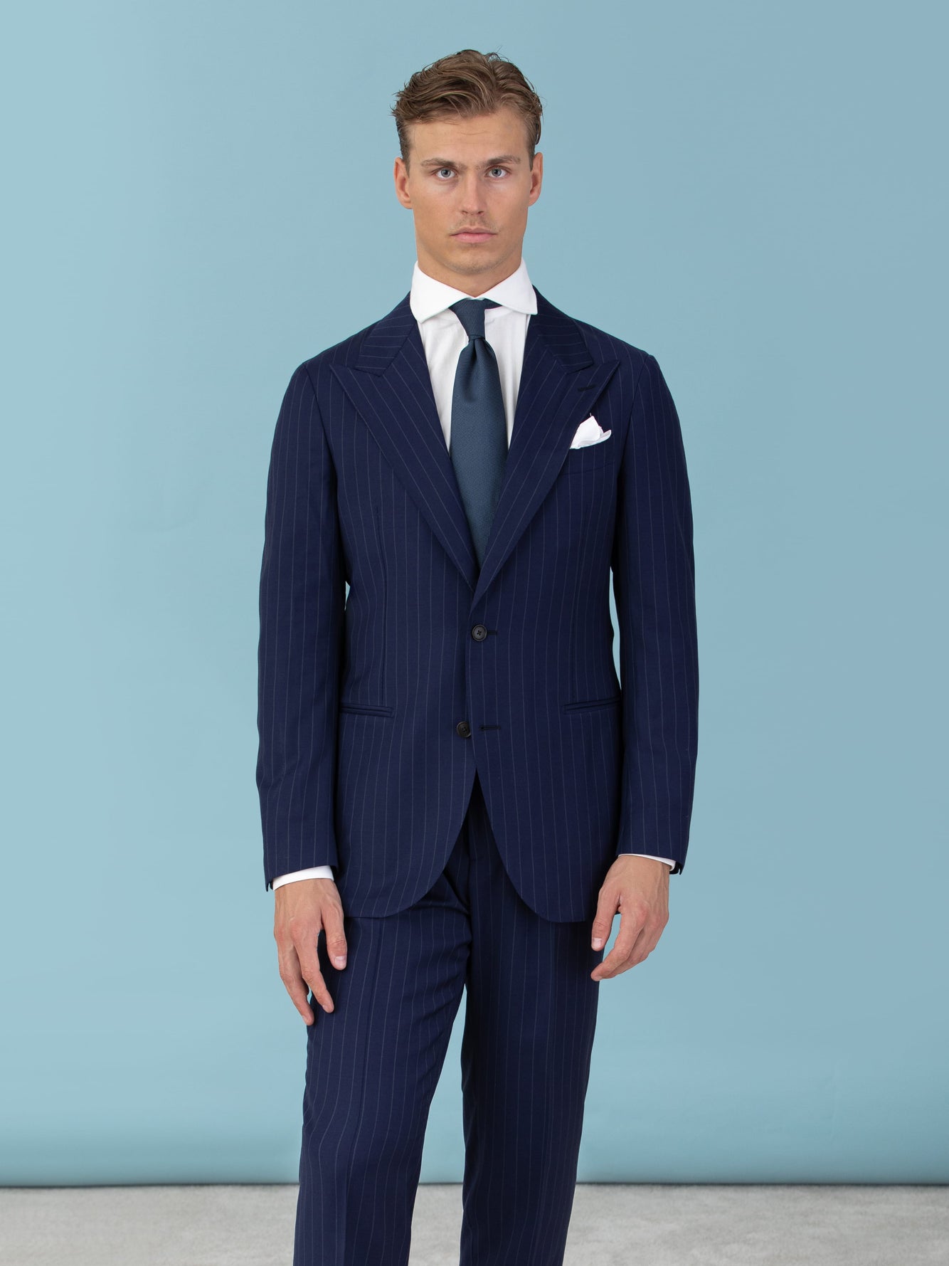 https://grandlemar.com/cdn/shop/files/grand-le-mar-suits-navy-pinstripe-suit-grand-le-mar-black-linen-suit-53753356026193_1334x2000.jpg?v=1695090338